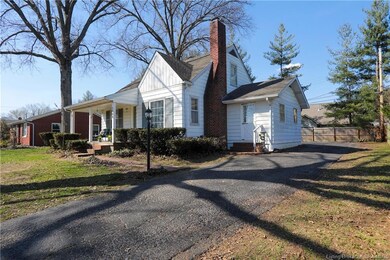 1588 Meadow Ln, New Albany, IN 47150 - photo 3