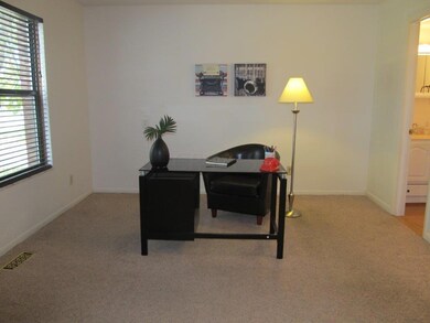 OFFICE / DEN