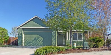 1445 NW Teak Ct, Redmond, OR 97756 - photo 3