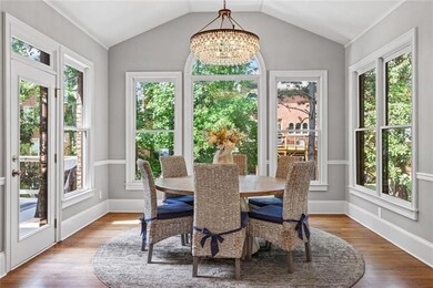 Beautiful breakfast/casual dining room