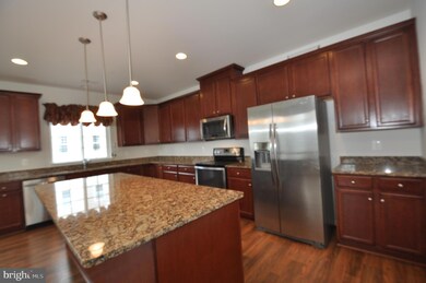 14797 Mason Creek Cir, Woodbridge, VA 22191 - photo 3