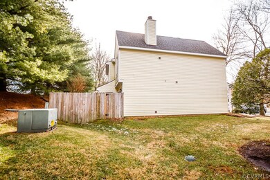 END UNIT, EXTERIOR & LANDSCAPING MAINTAINED BY HOA