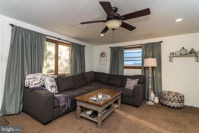 835 Andover Rd unit 12, Lansdale, PA 19446 - photo 2