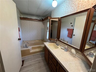 432 Northcutt Dr, Alamo, TX 78516 - photo 7