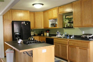 421 SE K St, Grants Pass, OR 97526 - photo 3