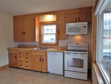603 Calef Rd, Manchester, NH 03103 - photo 2