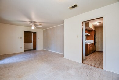 7215 Stonegate Dr, Houston, TX 77040 - photo 5