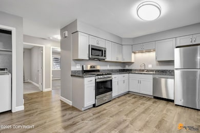 Kitchen w/Built-In Microwave