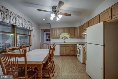 154 W Jimmie Leeds Rd, Galloway, NJ 08205 - photo 5