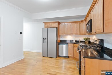 85 Broadway unit 2H, Jersey City, NJ 07306 - photo 5