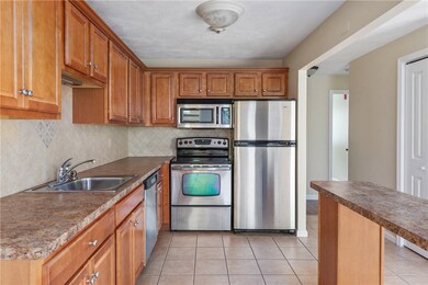 400 New River Rd unit 302, Manville, RI 02838 - photo 4