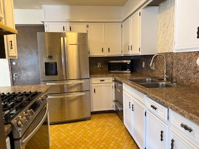 4425 75th Dr unit B, Lubbock, TX 79424 - photo 6