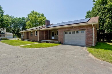 36 Thayer St, South Deerfield, MA 01373 - photo 5