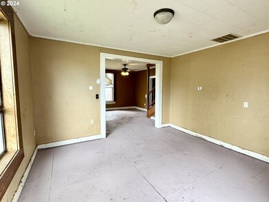 1104 Elm St, Baker City, OR 97814 - photo 4