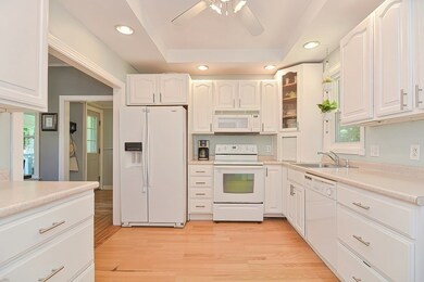 37 Sherman St, Foxboro, MA 02035 - photo 6