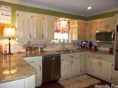 Updated Appliances & Back Splash!