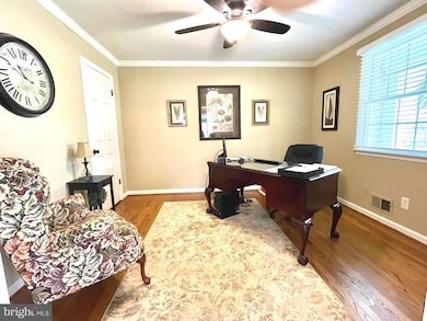 8 Wythe Ct, Glen Arm, MD 21057 - photo 5