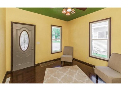 Bright and cheerful living room.