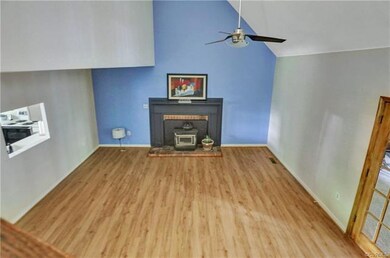 Great Room W/Vaulted Ceiling!