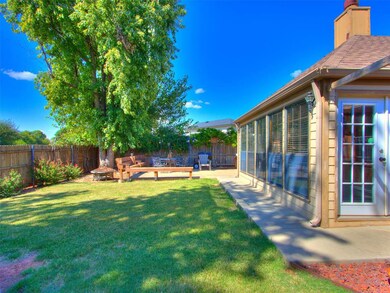 2433 E Hills Dr, Moore, OK 73160 - photo 4