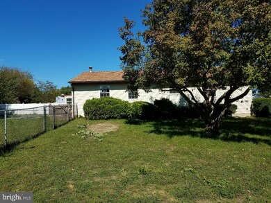 1716 Congress Dr, Blackwood, NJ 08012 - photo 2