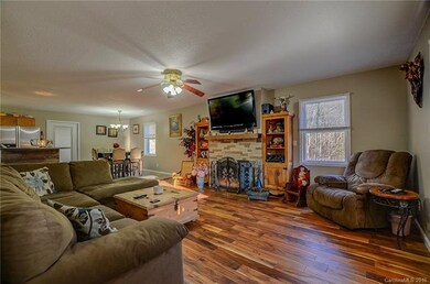 Living Room / Open Floor Plan