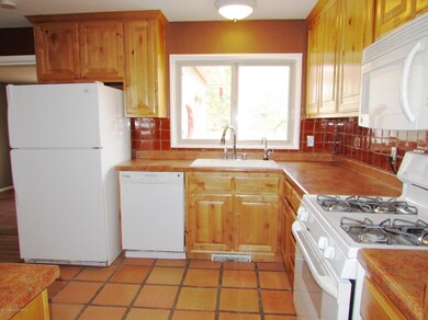 7-Kitchen (from hall)