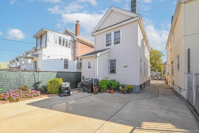 10438 107th St, Ozone Park, NY 11417 - photo 4
