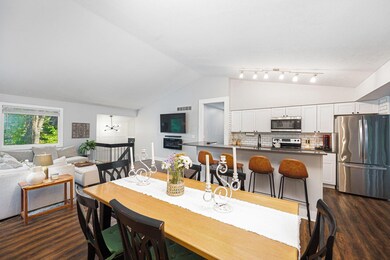 10-web-or-mls-3008 Heatherleaf Way 010