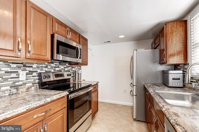 9095 Wharton Ct, Manassas, VA 20110 - photo 5