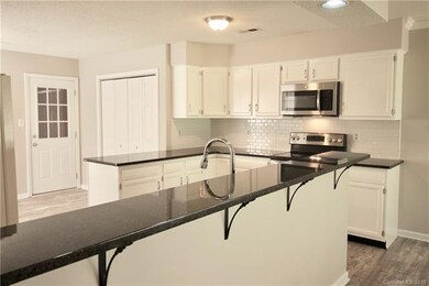 Kitchen/Breakfast Bar