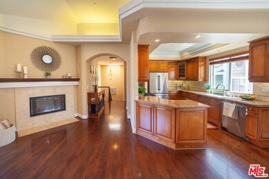 2417 Carnegie Ln unit B, Redondo Beach, CA 90278 - photo 5