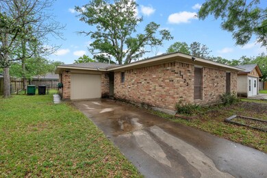 1122 Glen Echo Dr, Houston, TX 77088 - photo 2