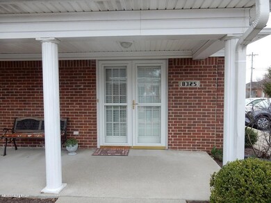 8325 Juanita Goins Ct unit 8325, Louisville, KY 40228 - photo 2