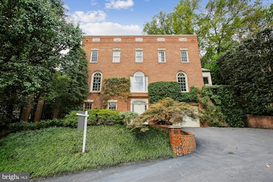 4016 Linnean Ave NW, Washington, DC 20008 - photo 2