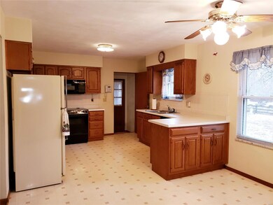 803 Valley Dr, Maryville, IL 62062 - photo 6