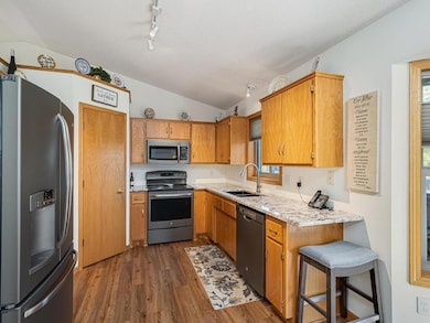 9106 Dunbar Knoll N, Brooklyn Park, MN 55443 - photo 5