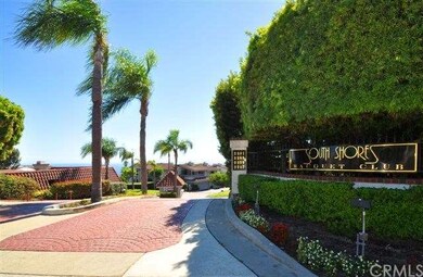 Entrance to gated South Shores Raquet Club