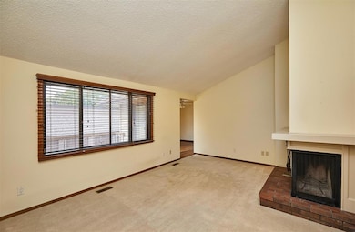 2313 Glenwood Dr unit 6, Des Moines, IA 50321 - photo 5
