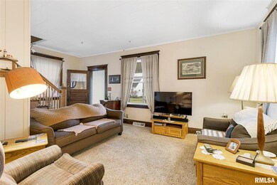 2150 W Pleasant St, Davenport, IA 52804 - photo 5