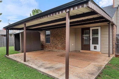 2224 NE 8th St, Moore, OK 73160 - photo 3