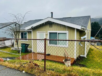 411 Maple Ave, Kodiak, AK 99615 - photo 2