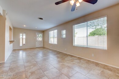 4048 W Laurel Ln, Phoenix, AZ 85029 - photo 5