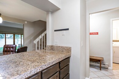 124 Eagle Dr C-004-002-Kitchen-MLS_Size