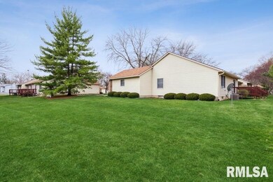 411 29th Avenue Dr unit 4D, Moline, IL 61265 - photo 2