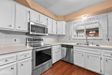 22201 Benjamin St, Saint Clair Shores, MI 48081 - photo 7