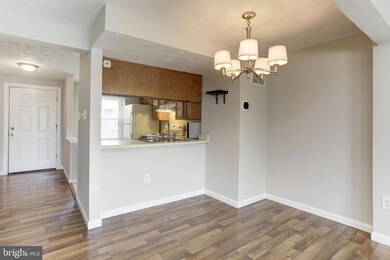 5996 Rowanberry Dr, Elkridge, MD 21075 - photo 7