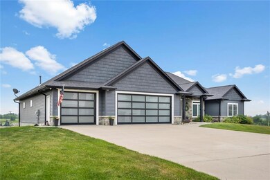 3005 Forrest Meadow Ln, Hiawatha, IA 52233 - photo 3