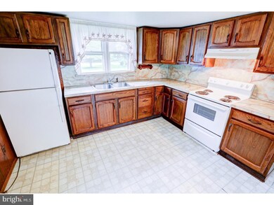 82 Castle Heights Ave, Pennsville, NJ 08070 - photo 4