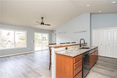 2612 Shadow Creek Ln, Des Moines, IA 50320 - photo 6